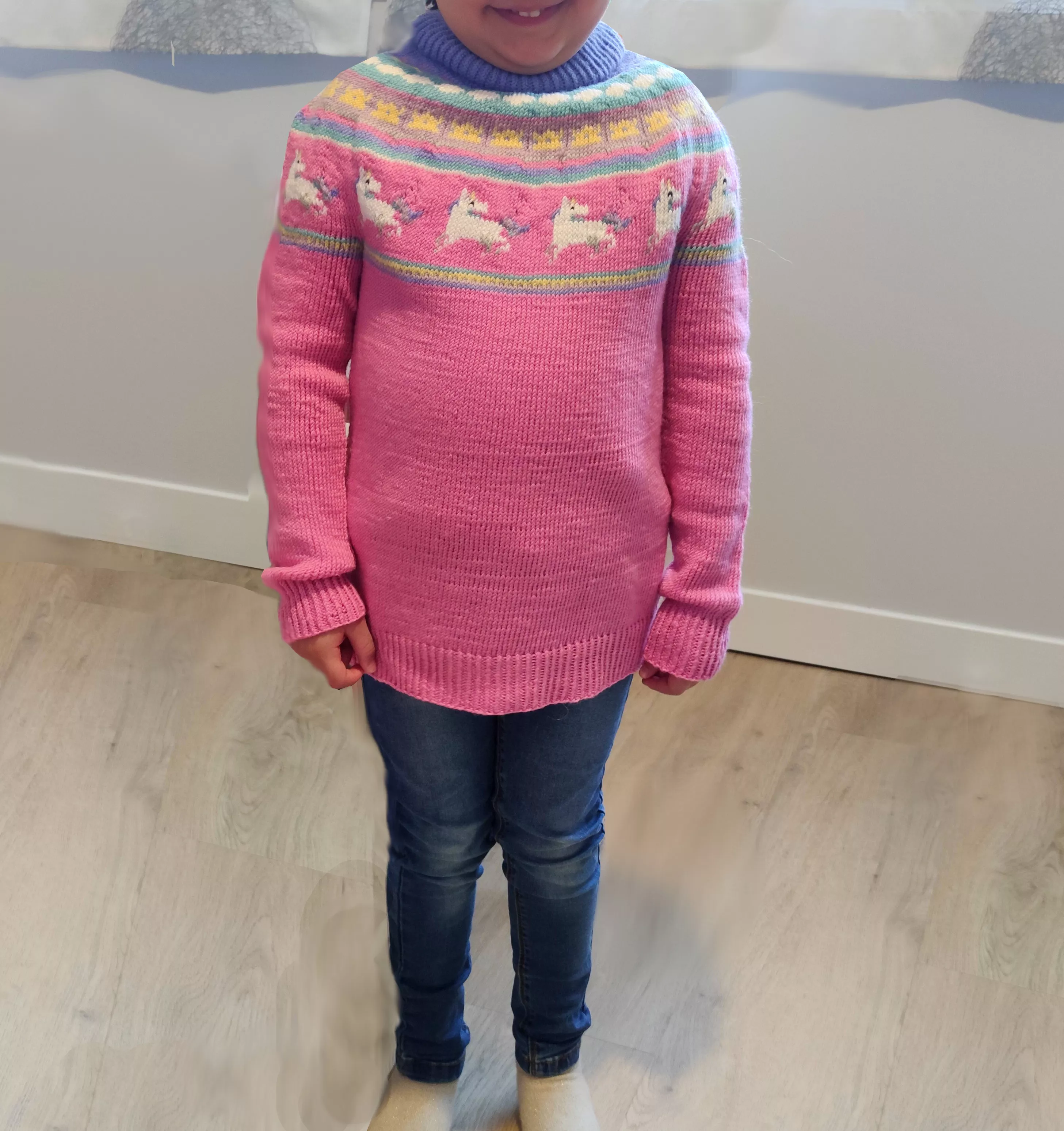 Tiara Sweater porté de pied Terrifiknits