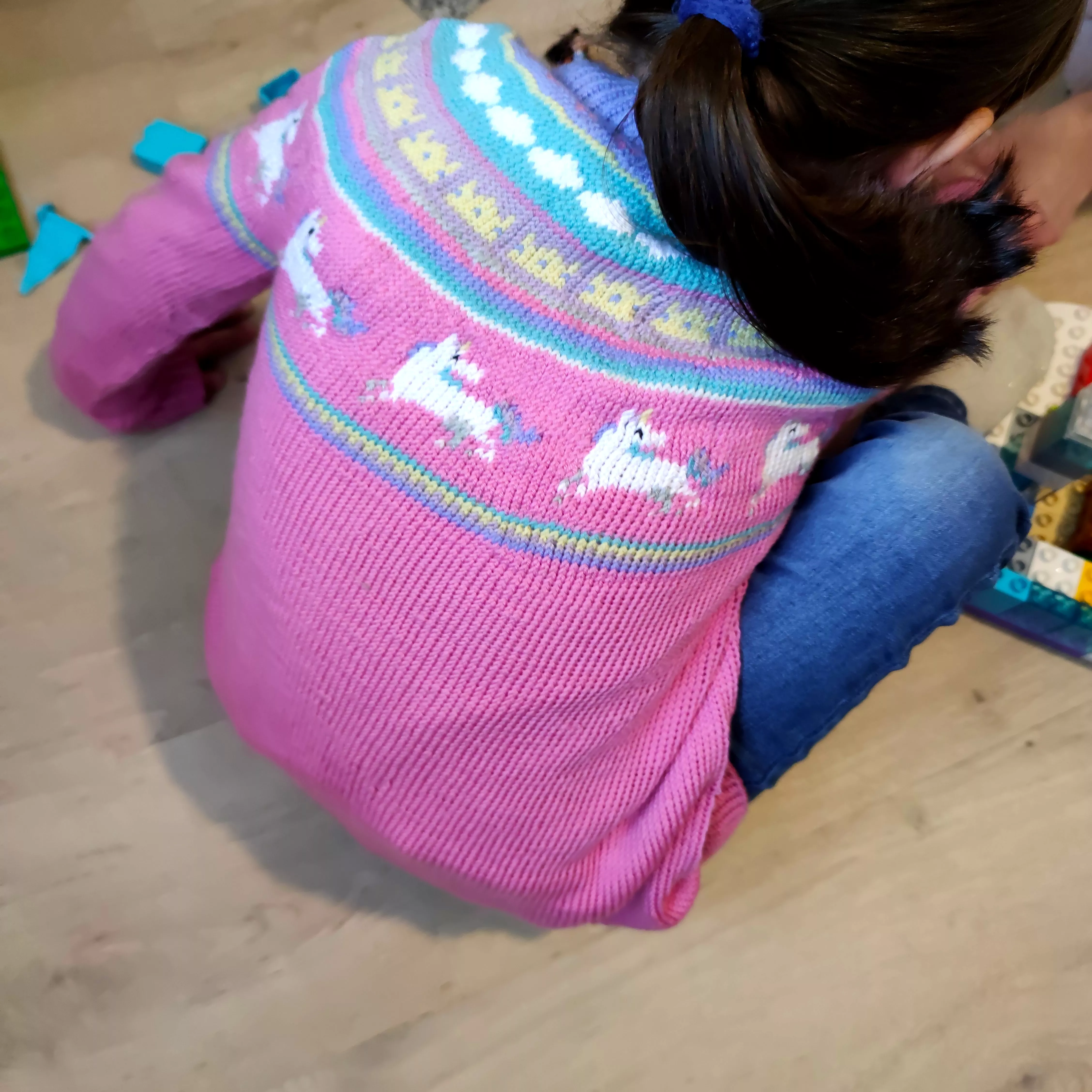 Tiara Sweater porté dos Terrifiknits