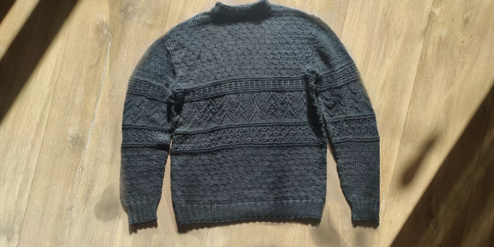 Toulouse Sweater Terrifiknits vignette